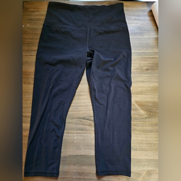 Athleta Ultra High Rise Leggings Black size Medium Stretch Compression Crops - Picture 2 of 6
